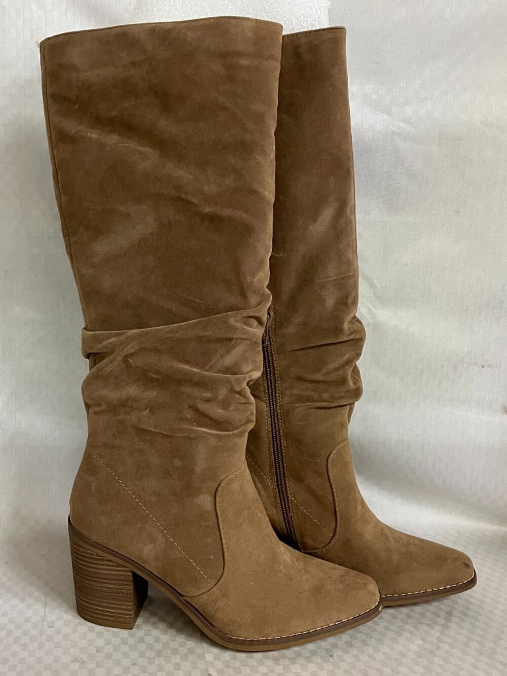 Universal Thread Knee High Boots Women's 11 Taupe Brown Faux Suede Block Heel